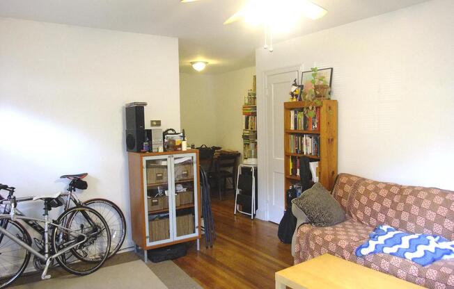 8404 Greenwood Avenue D&amp;G PROPERTIES LLC