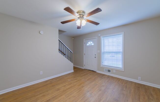 3 beds, 2 baths, 1,300 sqft, $1,825, Unit 666FPL