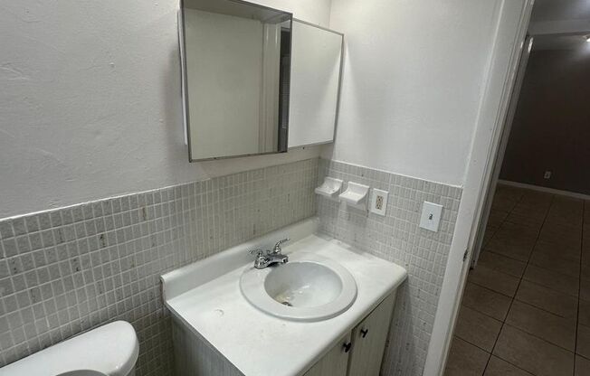 1 bed, 1 bath, $1,900, Unit # 403