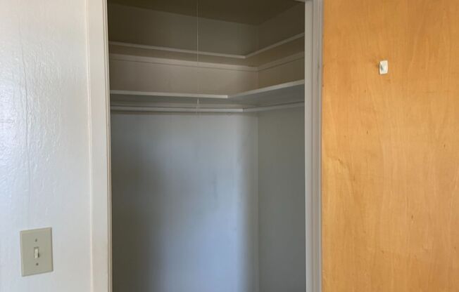 3 beds, 2 baths, $3,900, Unit 402