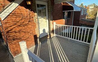 3 beds, 1 bath, $1,100