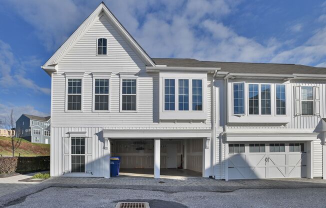 Beautiful Townhome in Arcona Community