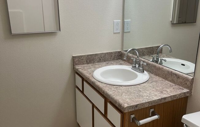 3 beds, 2 baths, 1,360 sqft, $1,489, Unit 30