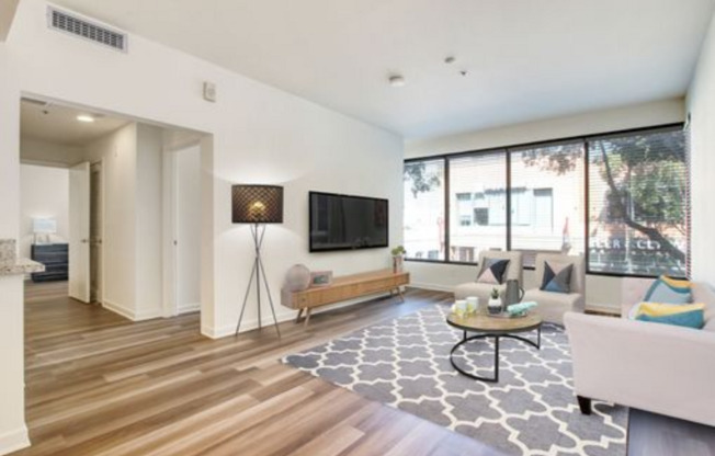 2 beds, 2 baths, 879 sqft, $4,050, Unit 304 P