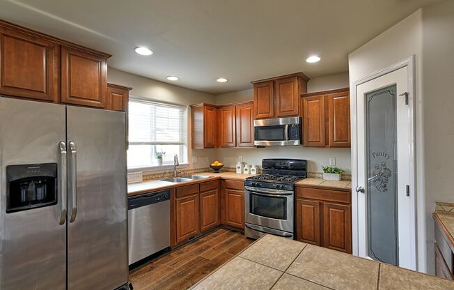 Spacious Craftsman Style Home - Pet Friendly!