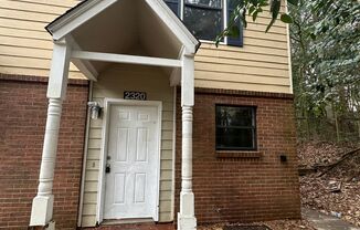3 bed 3 bath townhomes available Mid-July
