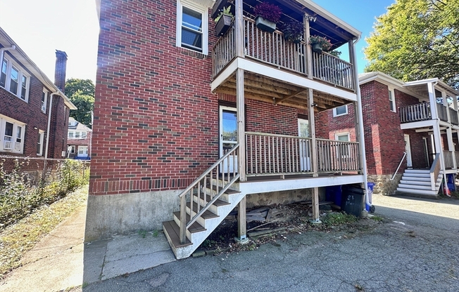 87 COLBORNE RD