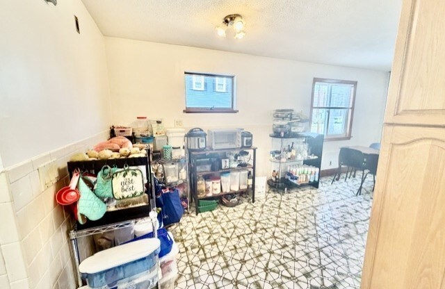 3 beds, 2 baths, $3,000, Unit 1