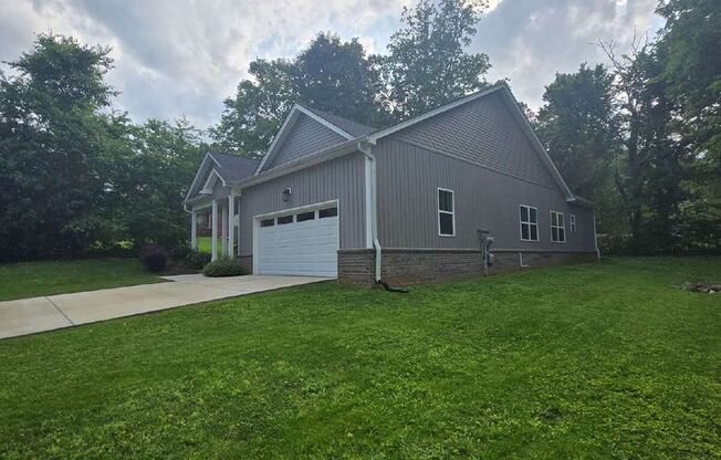 Charming 3-Bedroom Retreat Near Hamilton Place