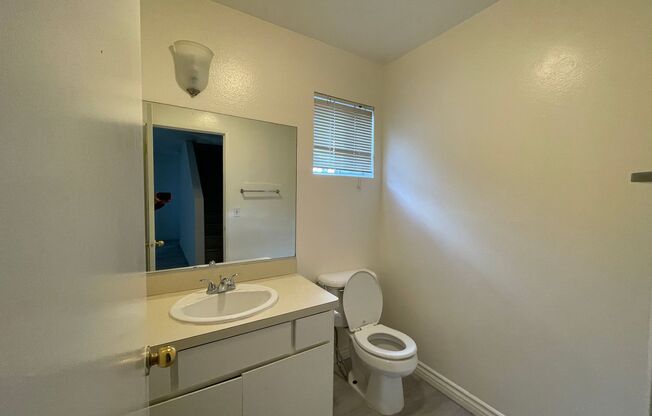 APT 1589 N. HILL AVE