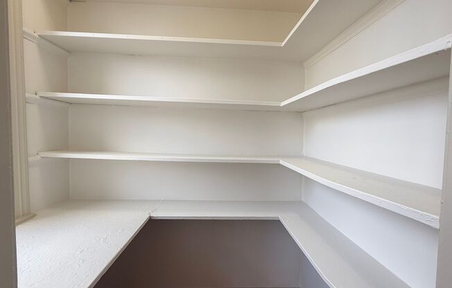 1 bed, 1 bath, 548 sqft, $1,300, Unit C4