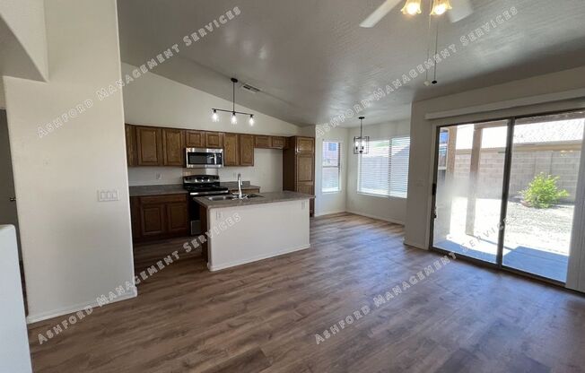 BEAUTIFUL 3 BEDROOM 2 BATHROOM HOME IN GOODYEAR