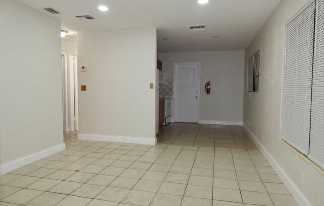 2 beds, 1 bath, $2,395