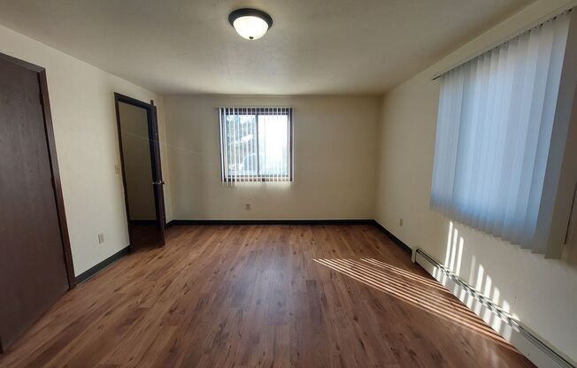 1 bed, 1 bath, 824 sqft, $929