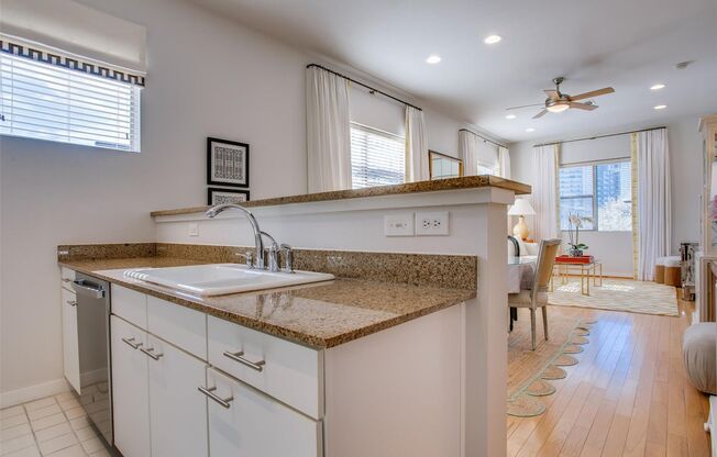 1 bed, 1 bath, $1,700, Unit # 2B