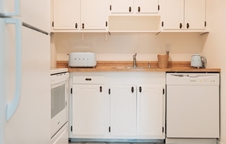 1 bed, 1 bath, 749 sqft, $2,700, Unit 301