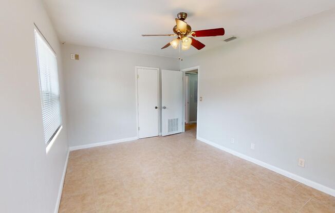 4 beds, 2.5 baths, $2,100