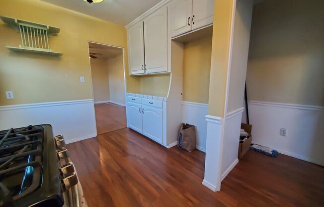 Remodeled 2-bedroom 1 bath plus Bonus Room Home in Santa Paula