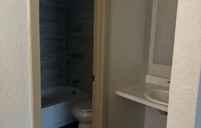 2 beds, 2 baths, 845 sqft, $1,100, Unit T204