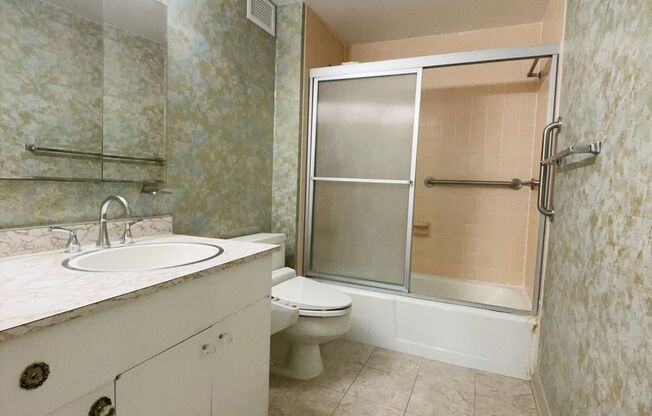 2 beds, 2 baths, $3,500, Unit # 1212