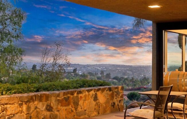Gated 4bd Vista Home on Hilltop with Incredible Views!
