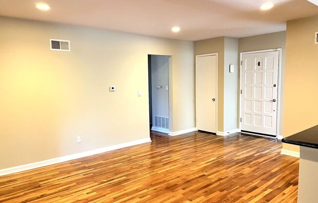 Del Cerro - Beautiful 3-Bedroom, 3- Bath Home PLUS Bonus Room