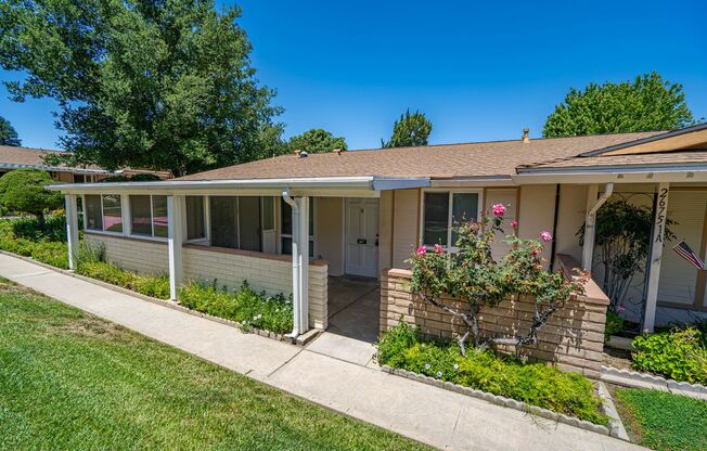 2 Bedroom Home in Friendly Valley in 55+ Community!