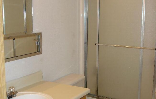 2 beds, 2 baths, 1,027 sqft, $1,450, Unit 62