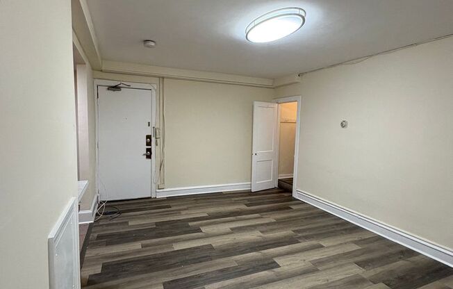 Studio, 1 bath, 425 sqft, $975, Unit 4827-A3