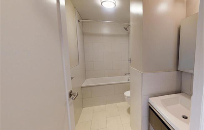 2 beds, 2 baths, $7,695, Unit 24H