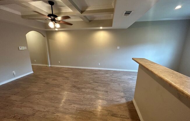 AVAILABLE! 3 Bedroom 2.5 bathroom Town-Home!