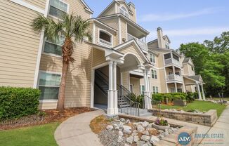 Bright, Freshly Updated 2BR/2BA Condo at The Estate at Westbury – Top Floor Living!