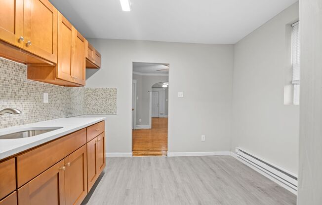 4 beds, 1 bath, $2,000