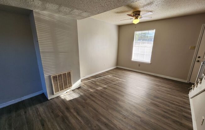 2 beds, 1.5 baths, 904 sqft, $775, Unit 101 Ellis Drive D