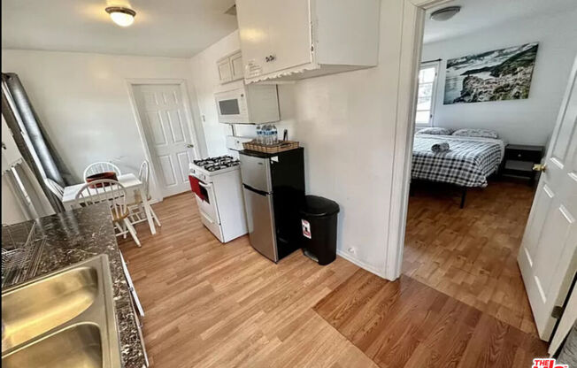 2 beds, 1 bath, 800 sqft, $2,900, Unit 4023