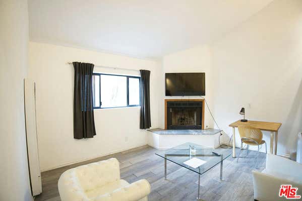 2 beds, 1 bath, 850 sqft, $3,000, Unit B