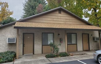 0959 - Lassen View Apartments