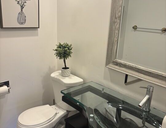 1 bed, 1.5 baths, 998 sqft, $3,500, Unit 503