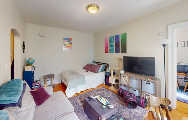 81 STRATHMORE RD