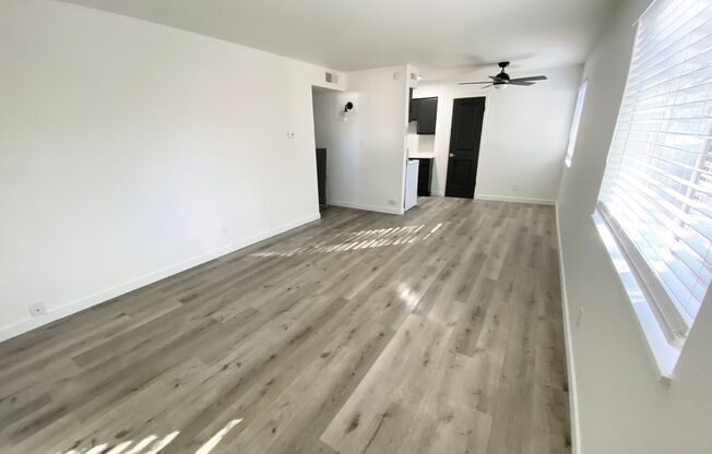 1 bed, 1 bath, 430 sqft, $1,049, Unit 1811 S Cascade Ave. - Unit 208