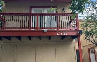 2711 PARKER LN