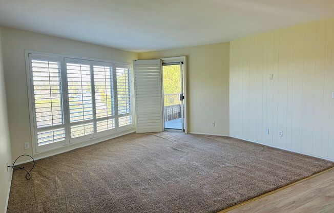 Penthouse 2 Bedroom/2 Bathroom Condo with Amazing Views of Adjacent Lake Murray & Mission Trails Park