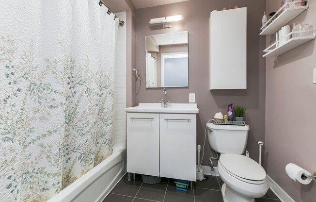 1 bed, 1 bath, 702 sqft, $3,200, Unit 524