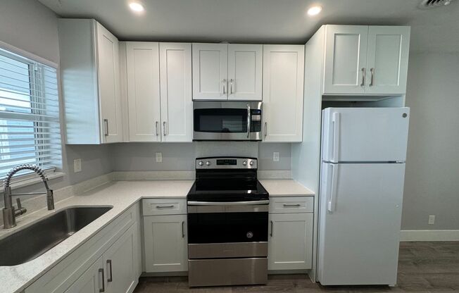 1 bed, 1 bath, $1,675, Unit 14