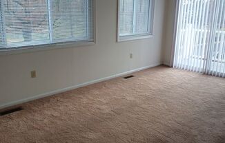 2 beds, 1 bath, $1,650, Unit 522B