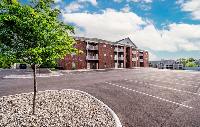 2 beds, 1 bath, 950 sqft, $1,000, Unit 114