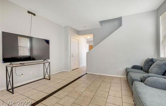 3 BEDROOM HOME IN THE SOUTHWEST!