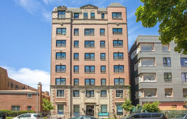1 bed, 1 bath, 408 sqft, $1,850, Unit 7J