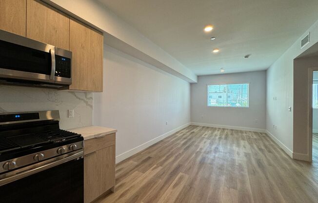 1 bed, 1 bath, 681 sqft, $2,515, Unit 320