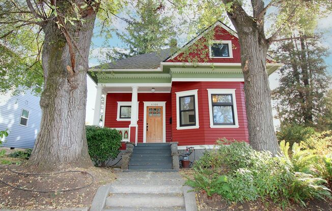 Stunning, Remodeled 4 Bed/2 Bath 1911 Craftsman in Sought-After Sabin